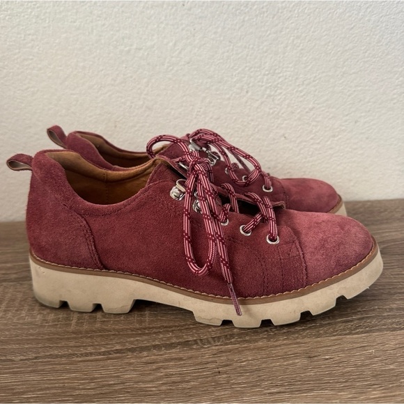 Vionic Suede Lace-Up Ballari Shoes, Shiraz, Size 6 - Picture 1 of 7